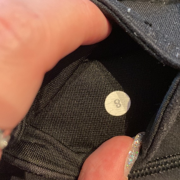 Gently used Lululemon wunder under size 8 full length black leggings - Picture 3 of 4